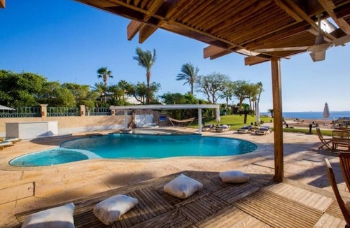 El Hadaba Villa | Unique location with private pool and beach access