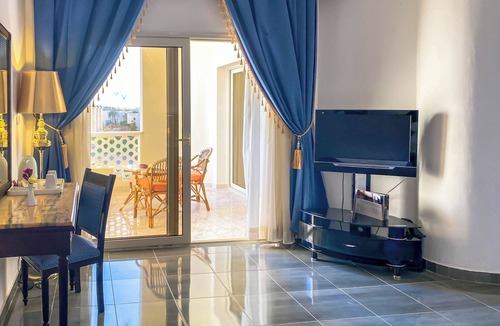 Village Road Resort | White Valley Palace