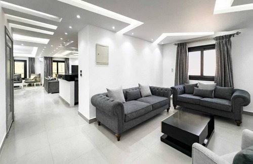 Nasr City Apartment | Xuru Stays I The Bold & Bright 3bdr Apt. 15 Min To Airport