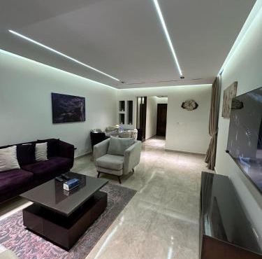 شقة فندقية بالشيخ زايد كمبوند جنه زايد بحديقة خاصة in Sheikh Zayed