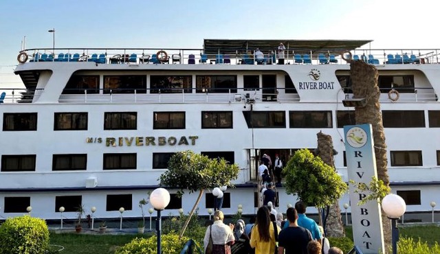 مركب ريفر River Boat in Cairo