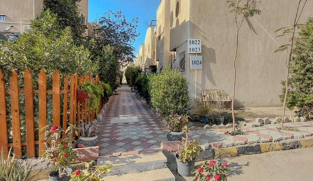 1022 · Cozy 2BR Townhouse with Private Backyard in Sheikh Zayed City