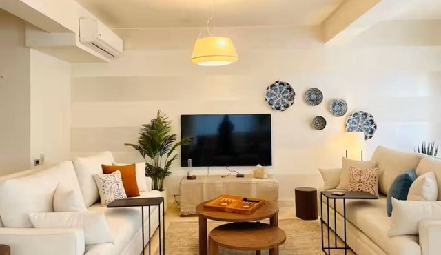 4BR Lakefront Villa with Private Pool in El Gouna