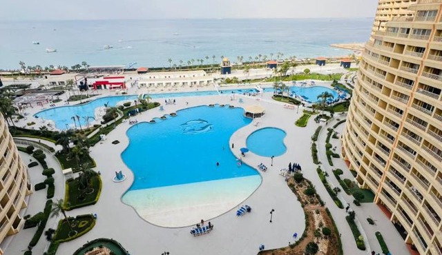 Chalet at Porto Sokhna pyramids Sea View Families in Ain Sokhna