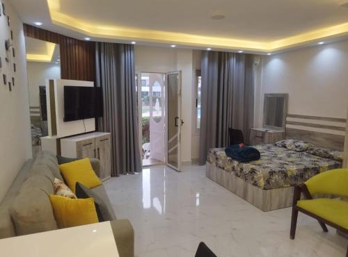 Christena House -Criss Resort