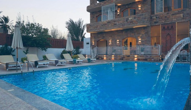 citadel hotel in Al Aqālitah