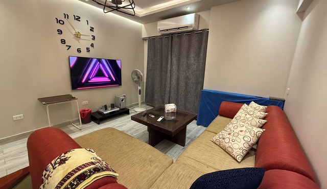 Comfy 2-bedroom apartment with AC in Nasr City-New Cairo Border