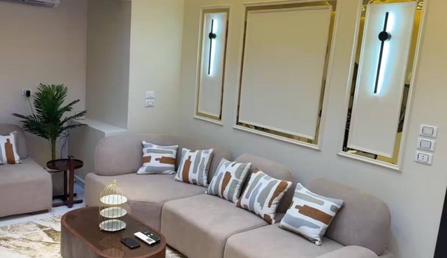 Cozy 1-bedroom studio in tranquil Giza Governorate with AC in Giza Governorate