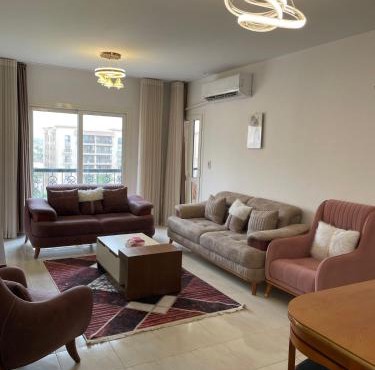 Cozy 3BR Stay in Rehab City in Cairo