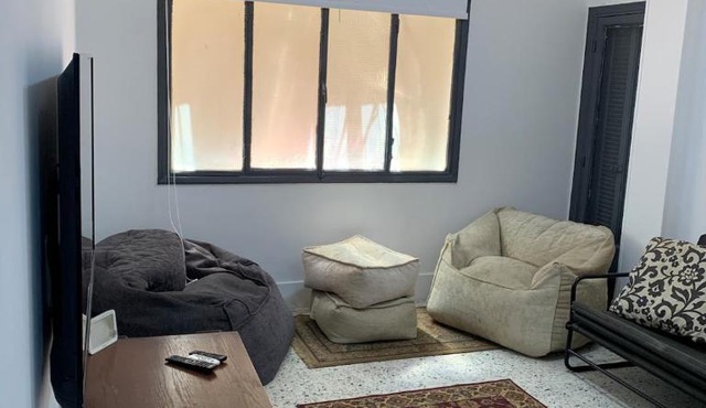 Cozy and Fully AC Apt in the Heart of DT Garden City
