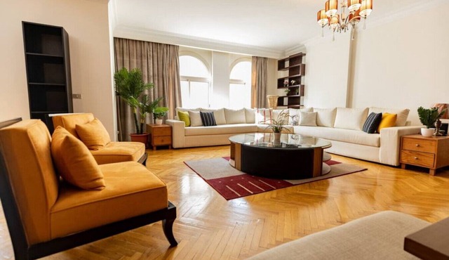 Oak Orchid Opulent 3BR Apartment