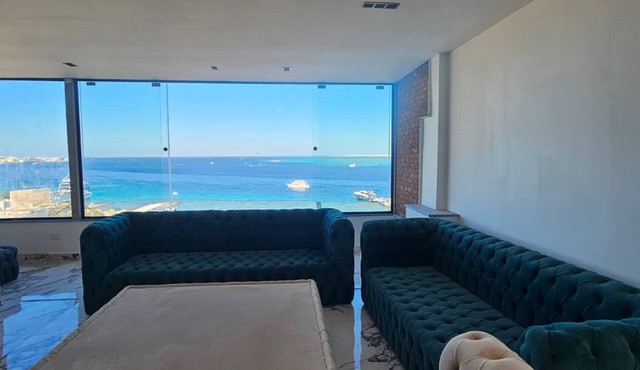 Sea view Penthouse sea front city center 11