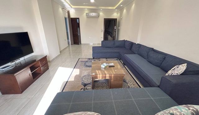 Elite House: Elegant & Spacious 3BR Apartment 1 – Mall of Arabia in Giza Governorate