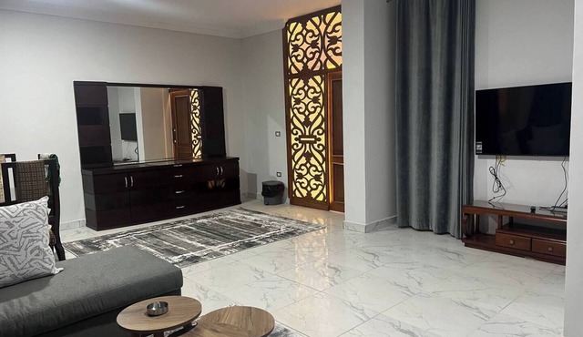 Elite House: Garden Oasis 3BR – Mall of Arabia in Giza Governorate
