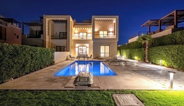 Fanadir 3BR Prime Sea View Villa in Hurghada 2
