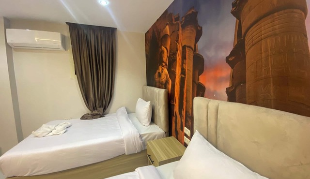 Giza Pyramids Boutique