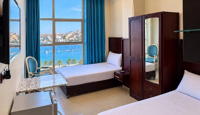 gogo palace hotel in Ras El Bar