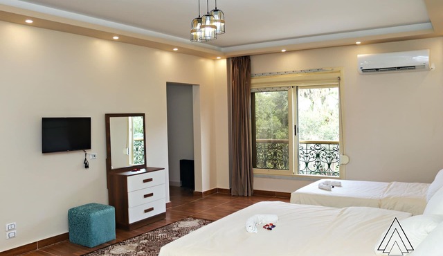 Grand Museum Pyramids Inn in Kirdasah