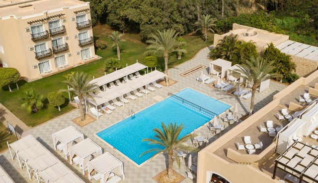 JAZ Neo Almazino, Almaza Bay