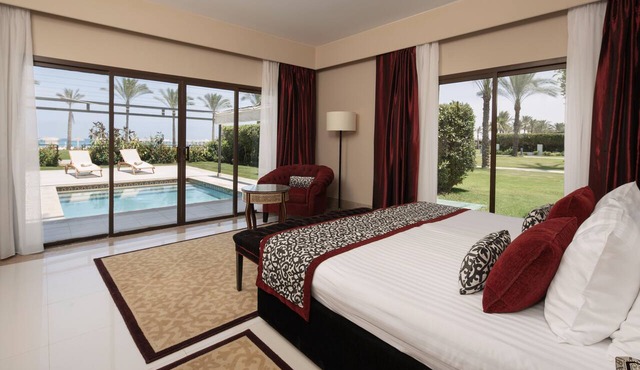 JAZ Oriental, Almaza Bay