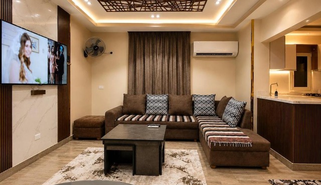Lebanon Square Stay Cozy 2 Bedroom, 2 Baths & Free Wi-Fi in Cairo