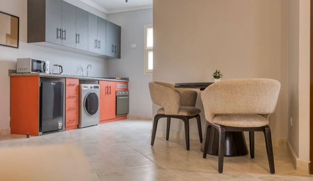 Lotus Escape | Bright 1BR Apt w/Balcony | Travelholic Stays