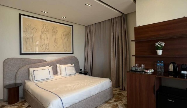 Lurette Hotel