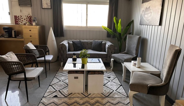 Luxury Apartment Close to Shopping Malls - 3BR