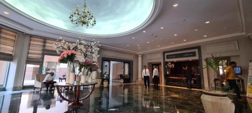 LUXURY HOTEL APARTMENT at GRAND PLAZA SAN STEFANO, PRIME LOCATION with access to MEGA MALL and FOUR SEASONS'S RESTAURANTS