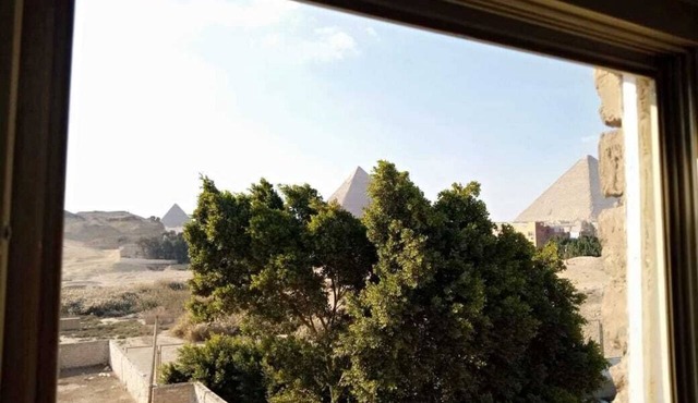 Mony Pyramids in Giza