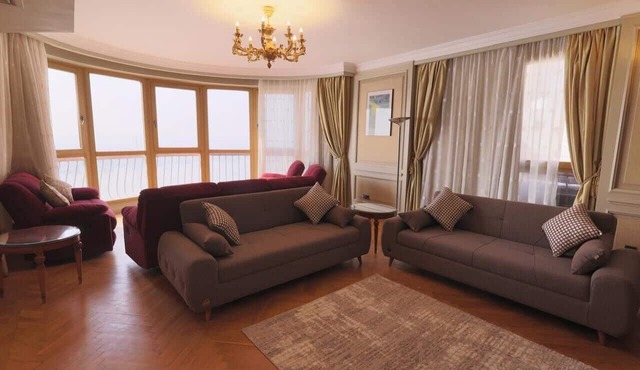 Nile front view & pyramids too.3 master BR+maid room.Large classy fully equipped