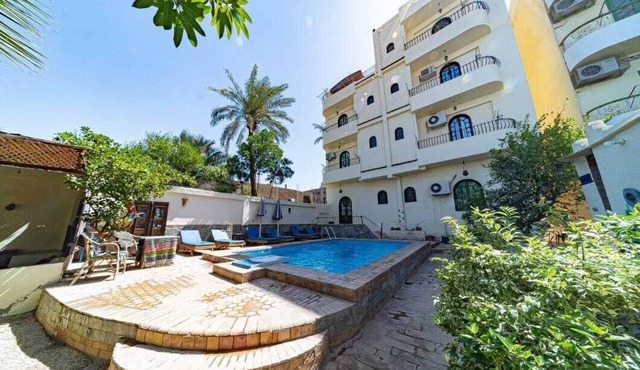 Pharaohs Guesthouse