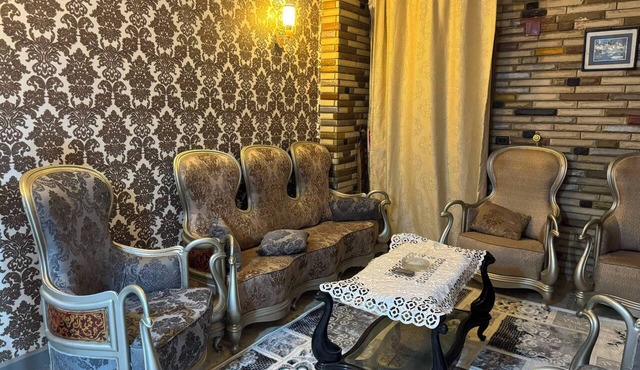 Pharaonic 2BR Apt Near Giza Pyramids GEM AC WiFi Balcony in Giza