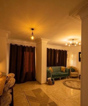 Private entrance flat