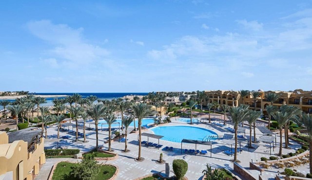 Relax in Style | 2 Rooms, Waterpark Access, Private Beach & Red Sea Views in Coraya Bay