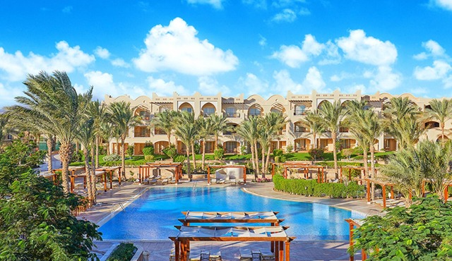 Savor Exceptional Breakfast in Relaxing Room Close to Makadi Beach