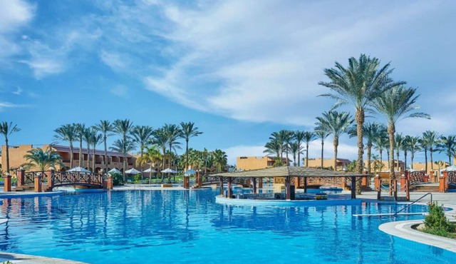 Snorkel & Dine | Coral Reefs, Pools, Spa, Game Room & Resort Restaurants in Red Sea Governorate