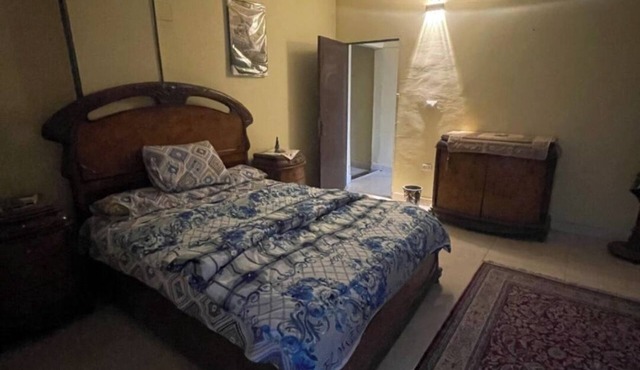 Spacious 5-bedroom apartment in amazing Giza with AC and gym