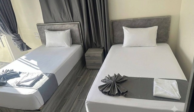 Superb 4-bedroom hotel with AC in charming Giza Governorate in Al Haram