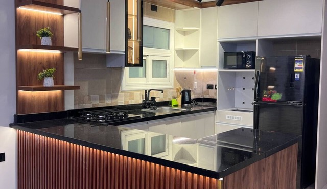 The Quietly Elegant 3-BR apt.