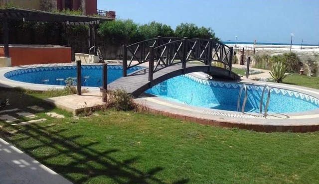 The Retreat Valencia Garden Chalet in Dawwār al Ḩajj Aḩmad