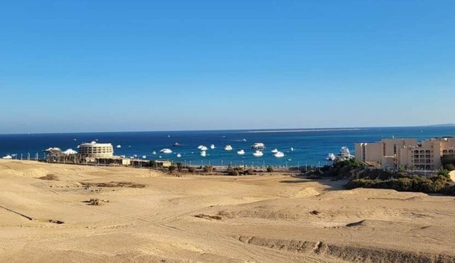 To completeModern studio with sea view + large roof terrace