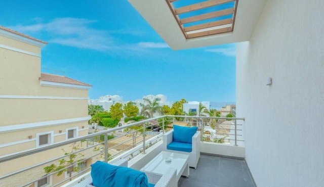 unique villa with heated pool and Spa