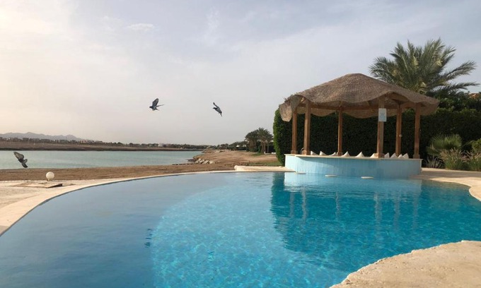 El Gouna Apartment | 3 BR Villa in EL Gouna we 2 room outside