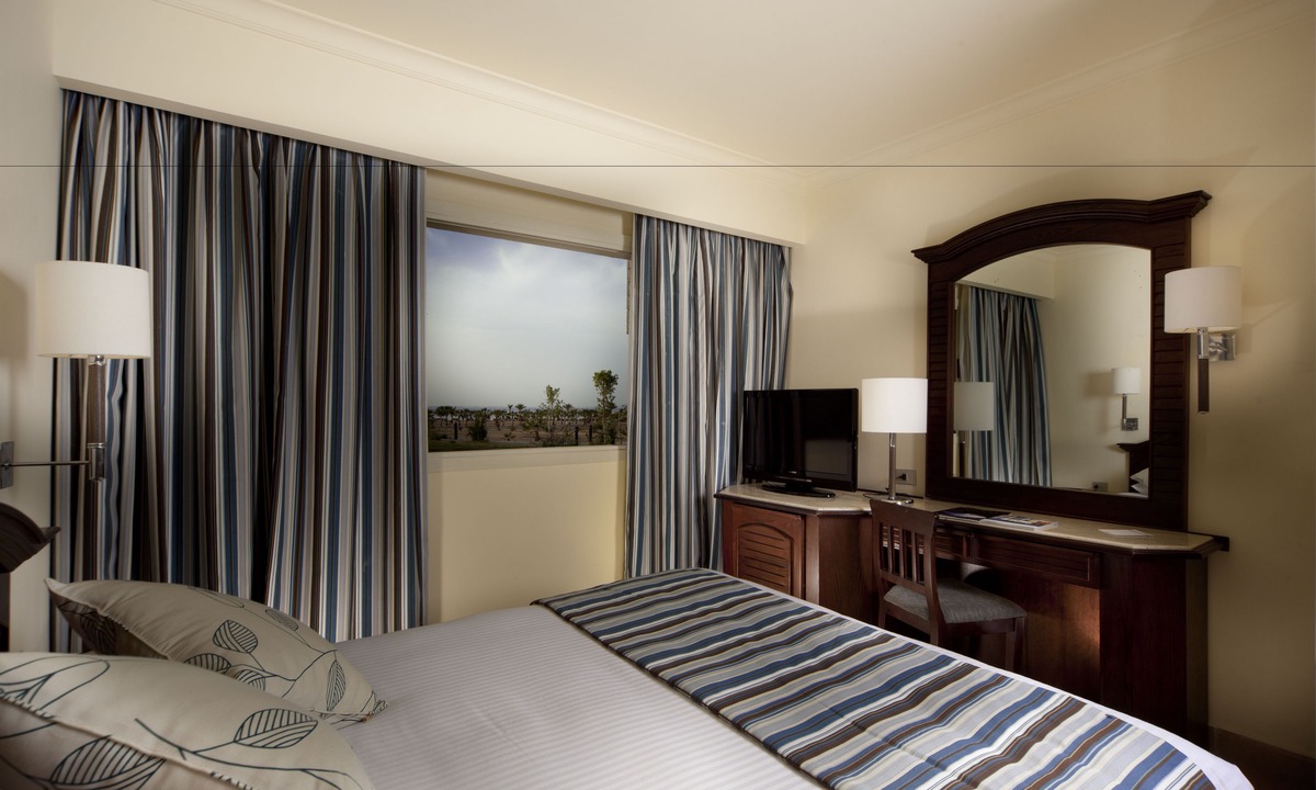 Village Road Resort | Hurghada Coral Beach Hotel