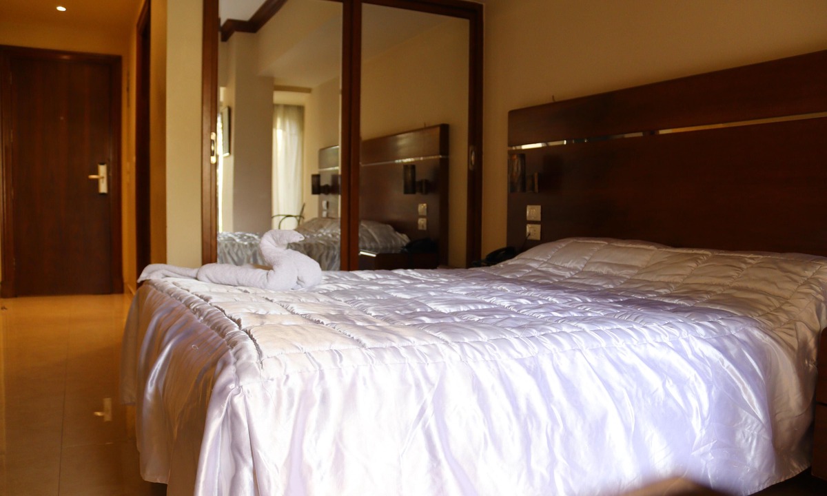 Al Duqqi Hotel | Pharaohs Hotel
