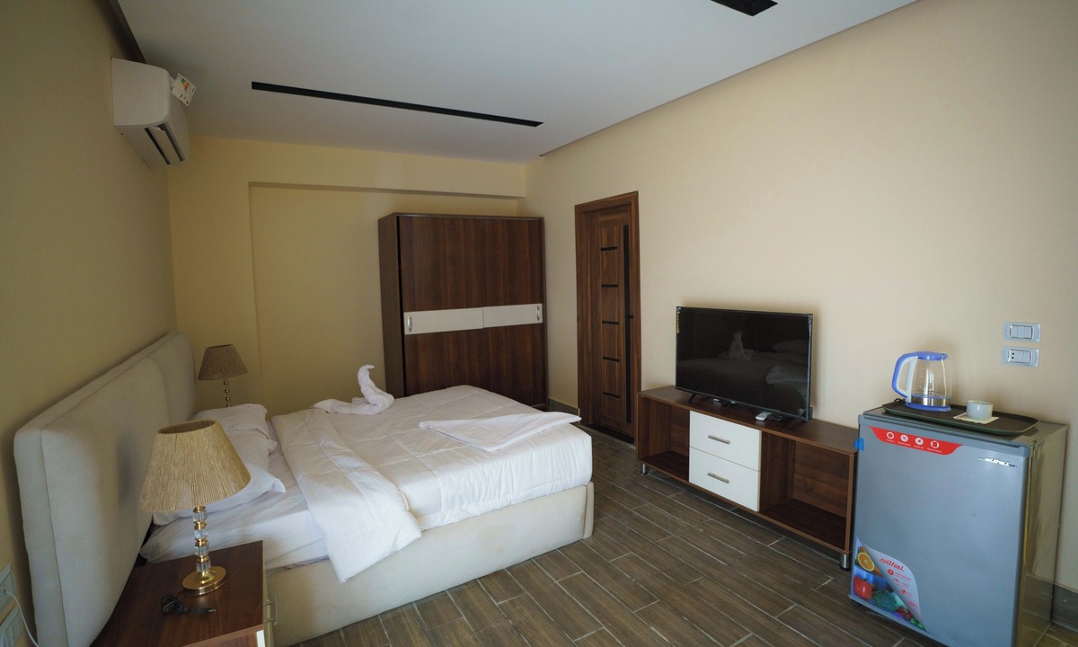 Giza Hotel | Pyramids sunshine view