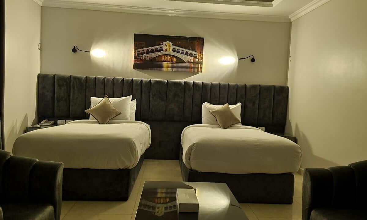 Dream Land Bed & Breakfast | Grand Plaza Hotel