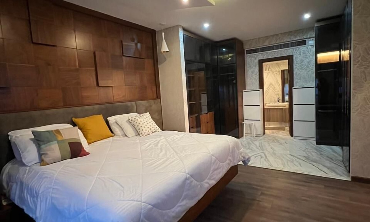 Sheikh Zayed City Villa | Villa In Beverly Hills With Garden