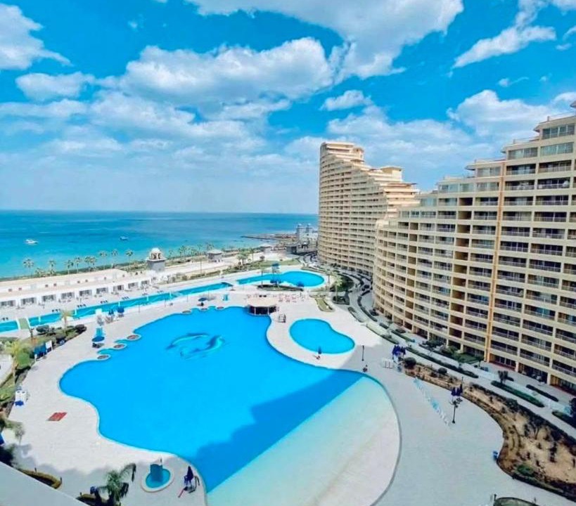 Ras Sudar Apartment | Porto Sokhna Pyramids Apartments Family sav view